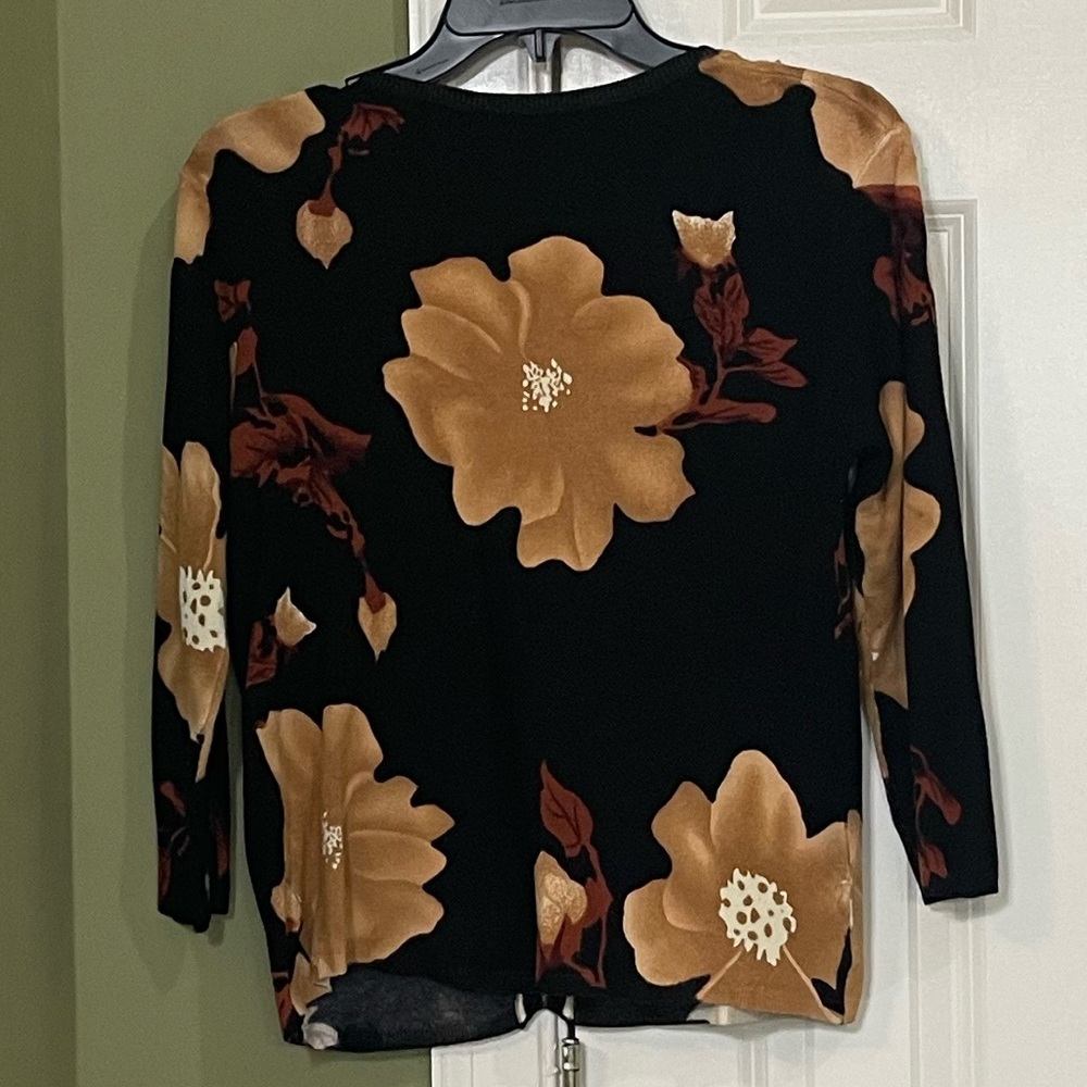 CARDIGAN BUTTON DOWN FLORAL SIZE L - Picture 2 of 3